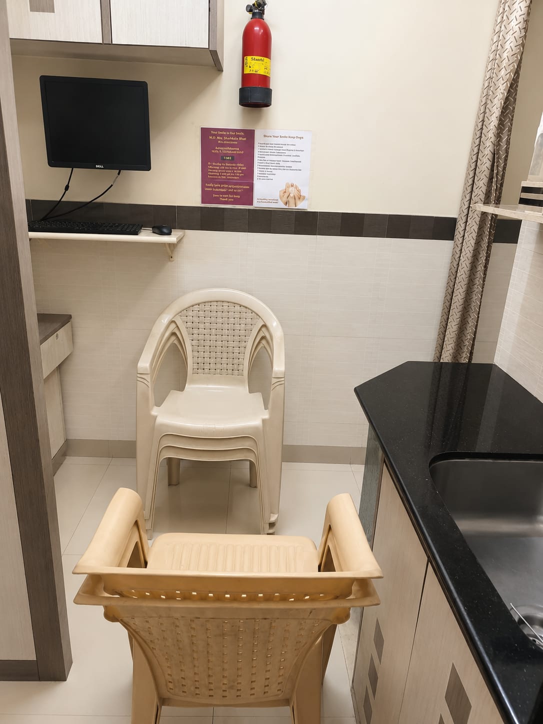 Phlebotomy and sample collection station